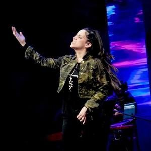 Meet your Posher, Elisa